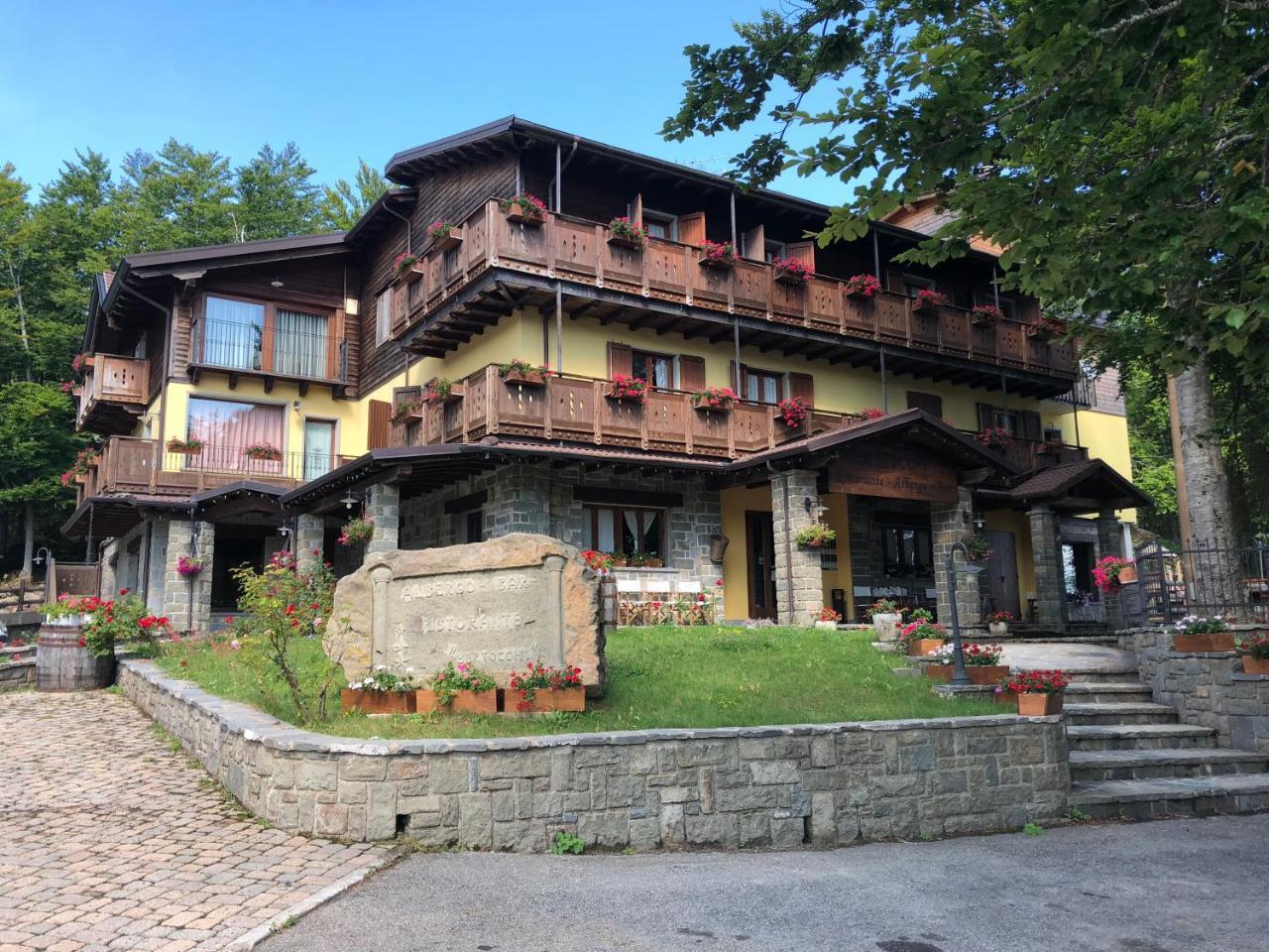 Albergo Bertocchi Collagna Exterior photo
